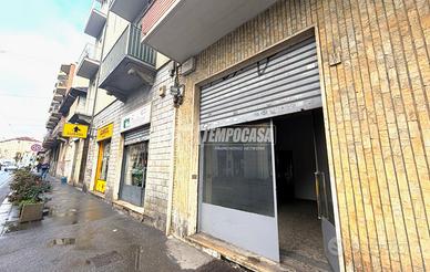 NEGOZIO IN ZONA DI FORTE PASSAGGIO!