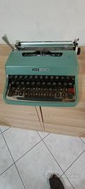 macchina da scrivere Olivetti 
