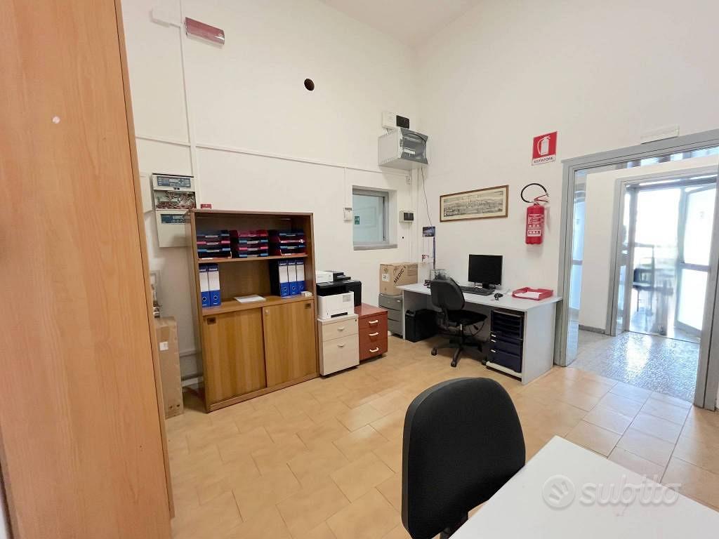 Immobile di 849 m² con più di 5 locali a Pistoia - Altro