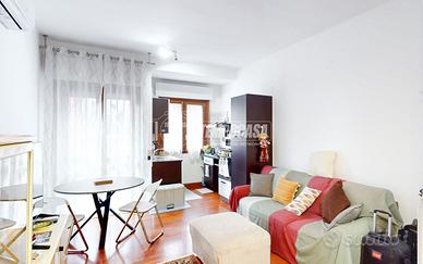 AMPIO E LUMINOSO BILOCALE CON DOPPIO BALCONE!