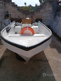 Barca 4m più motore