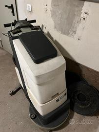 Lavasciuga pavimenti professionale