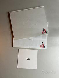 Ferrari Yearbook 2018 Hardcover Tela Bianca + card