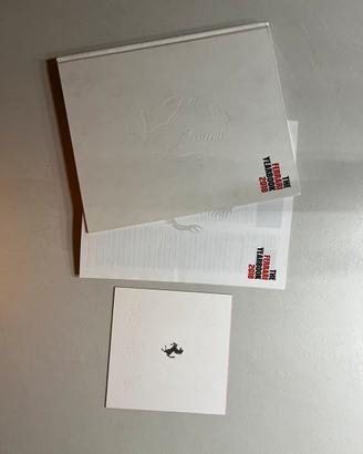 Ferrari Yearbook 2018 Hardcover Tela Bianca + card