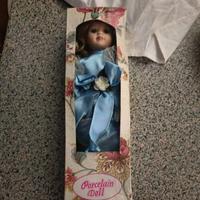 porcelain doll  bambola 