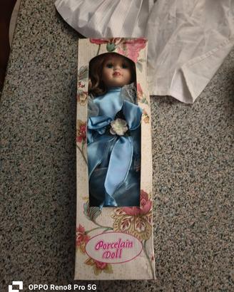 porcelain doll  bambola 