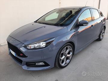 Ford Focus 2.0 EcoBoost 250 CV ST3