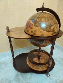 Mappamondo bar in stile vintage