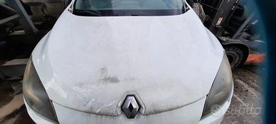 RENAULT MEGANE STATION WAGON 2012 - COFANO ANTERIO