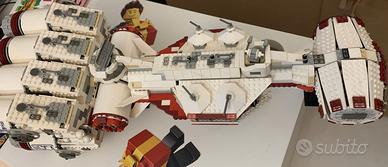 LEGO Star Wars 10019 Rebel Blockade Runner
