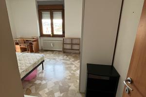 Camera a Varese in via Feltre 3