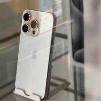 iPhone 15 Pro 

Bianco 