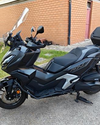 HONDA ADV superaccessoriato come  NUOVO