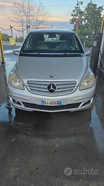 mercedes b200 