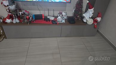 Mobile TV basso moderno con ante apribili