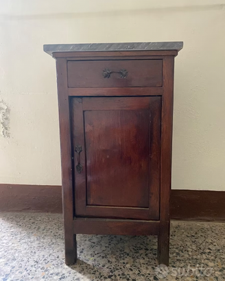 coppia di comodini d'epoca in legno massello, con