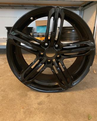 Cerchi neri da 18”