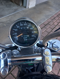 Moto Suzuki intrudel VS600