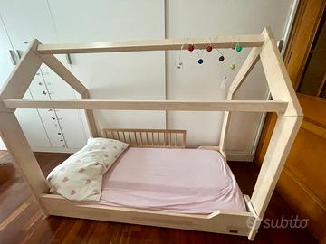 Letto montessoriano a capanna