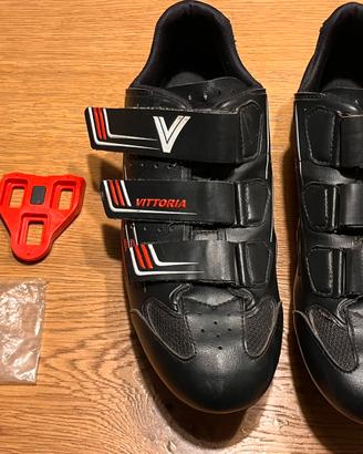 Scarpe vittoria tg 44 con attacchi look nuovi.