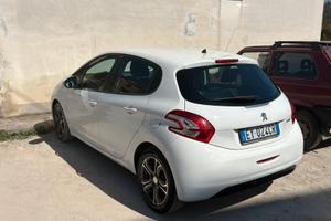 Peugeot 208  1.4 HDi 68 CV 5P Allure