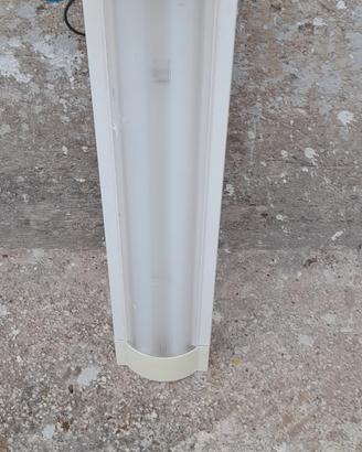 plafoniera neon per arredo 