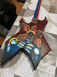 Chitarra elettrica dipinta a mano