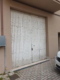 Garage ampia metratura