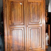 Armadio in legno noce