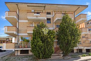 3 LOCALI A CHIETI