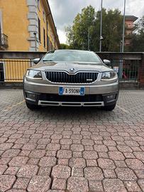 Skoda Octavia Scout Wagon 2.0 tdi 184 cv