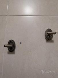 Accessori bagno color ottone