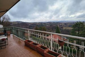 Appartamento di 170 m² con 5 locali e box auto dop