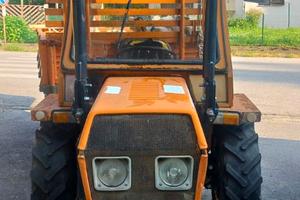 Trattore  Goldoni con cassone ribaltabile