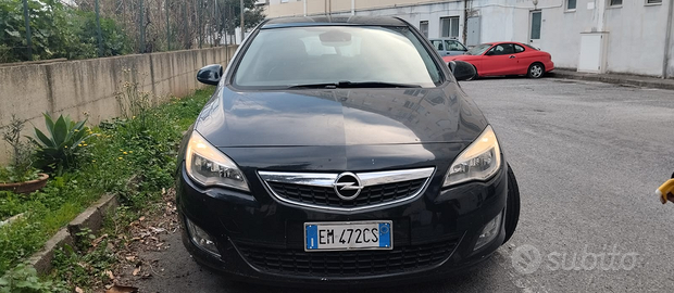 Opel Astra J 1.7 CDTI 130 CV
