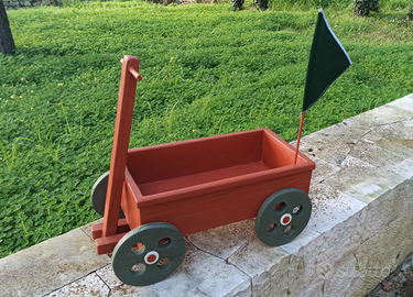 Carretto giocattoli in legno
