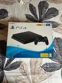 Playstation 4 + sterzo e pedaliera