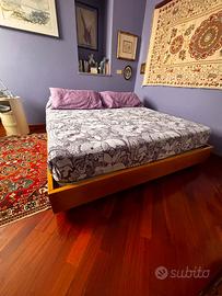 Letto matrimoniale in legno masselli