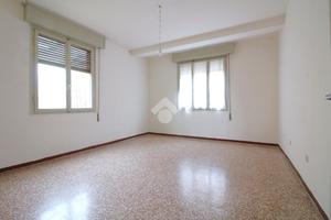 3 LOCALI A RIO SALICETO