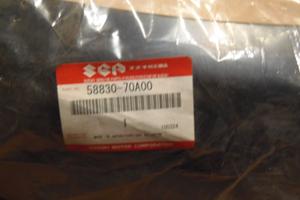 58830-70A00-000 parafango Suzuki Samurai