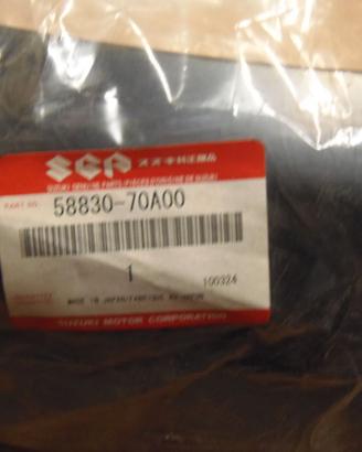 58830-70A00-000 parafango Suzuki Samurai