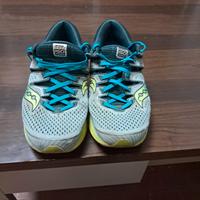 Saucony running 44.