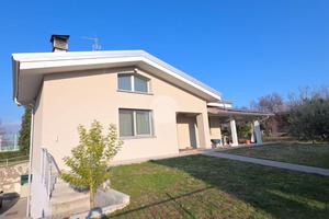 VILLA SINGOLA A ADRO