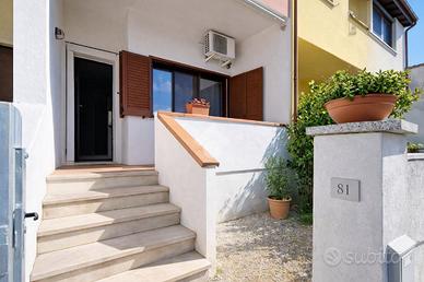 VILLA A SCHIERA A OLBIA