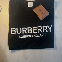 Maglietta Nera stile BURBERRY