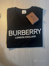 Maglietta Nera stile BURBERRY