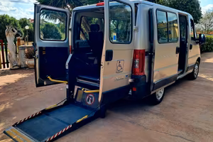 Fiat Ducato 7 posti TRASPORTO DISABILI 2 CARROZZIN