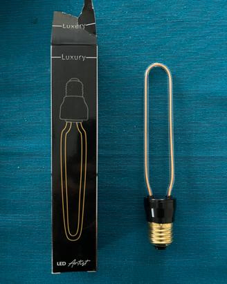 Lampadina LED 240 lumen 2200k