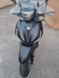 beverly 400S 