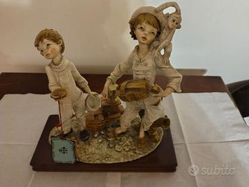 Oggetto in Porcellana di Capodimonte